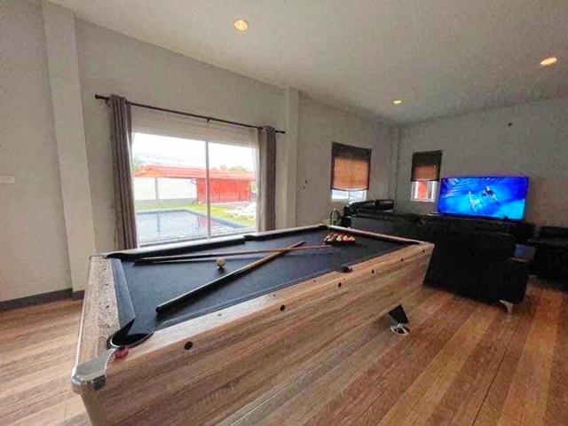 ถ. พรประภานิมิตร คฤหาสน์บ้านเดี่ยว 12นอน 11น้ำ ใกล้อ่างเก็บน้ำมาบประชัน ฟลาวเวอร์แลนด์ พัทยา 800ตรม. Siam Country Club 3 5