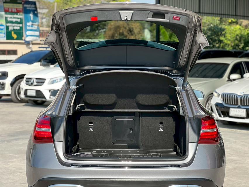 ปี 2019 BENZ GLA-CLASS, 200 โฉม W156 ปี14-20 สีเทา เกียร์ออโต้ มือเดียวป้ายแดง รูปที่ 16
