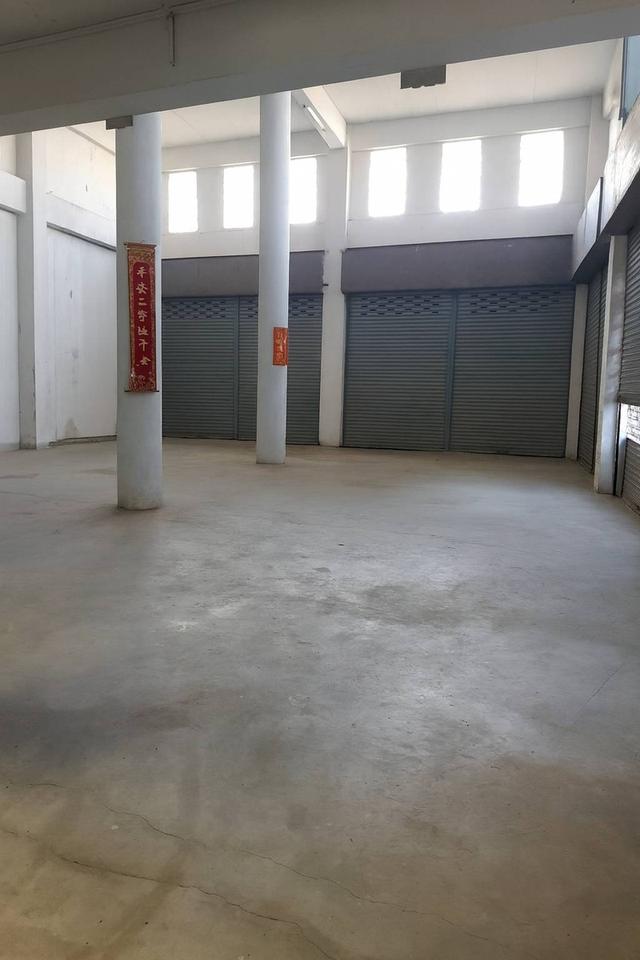 ขายโกดัง + บ้าน + ออฟฟิศติดถนนใหญ่ ลาดกระบัง! 2 ไร่ 2 งาน 5