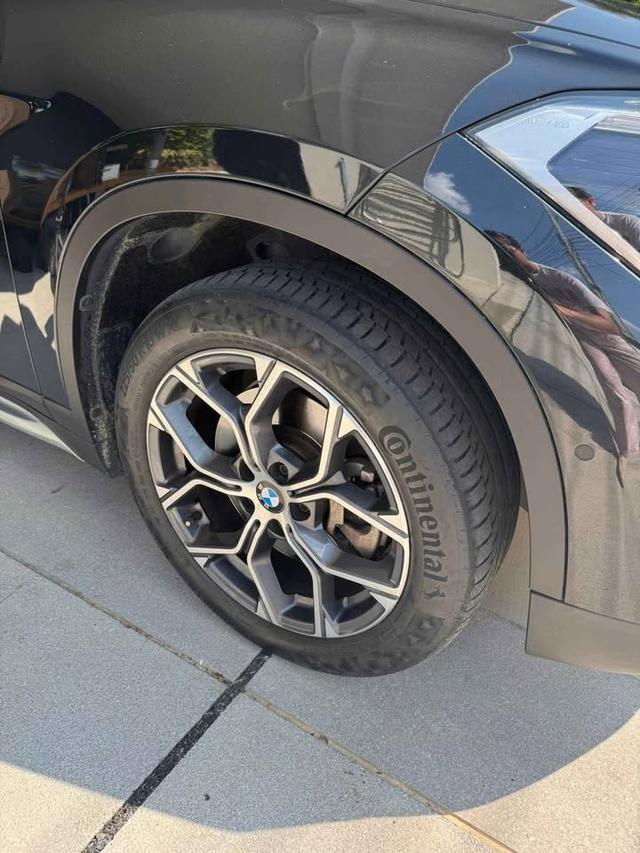 รถบ้านแท้ออกศูนย์ชื่อตรงเล่มมือเดียวป้ายแดง. BMW X1 sDrive20d xLine LCI ( F48 ) จดทะเบียนปี 2022 รถจดปี 2021 เลขไมล์ 40,300 กิโลเมตร.