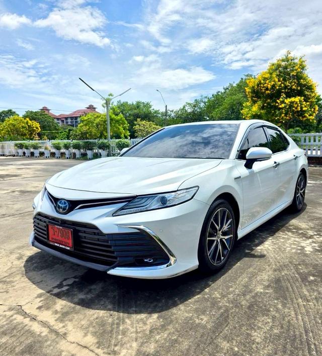 TOYOTA NEW CAMRY 2.5 HEV PREMIUM LUXURY SUNROOF สีขาว ปี 2023 สีขาว ไมล์ 41,000กม.