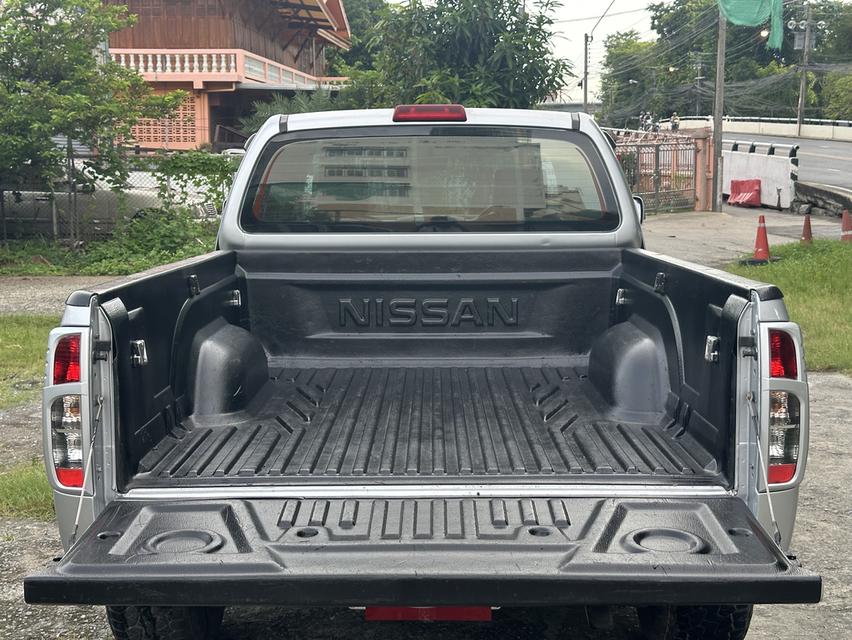 Nissan navara 2.5 SE