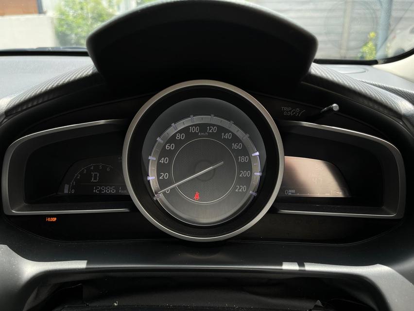 Mazda2 1.3 Standard Hatchback ปี 2015 11
