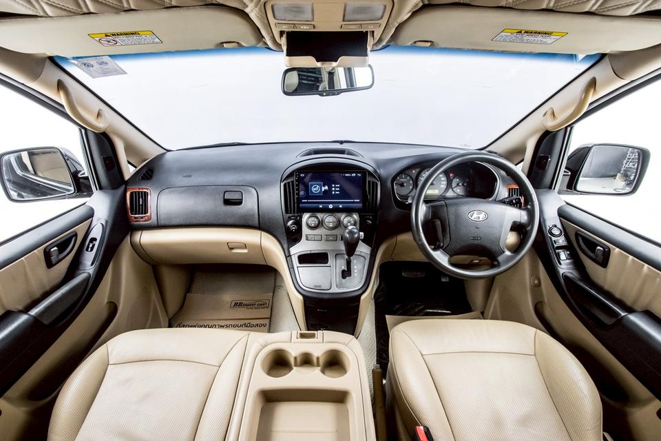 HYUNDAI H-1 2.5 DELUXE 2011 12