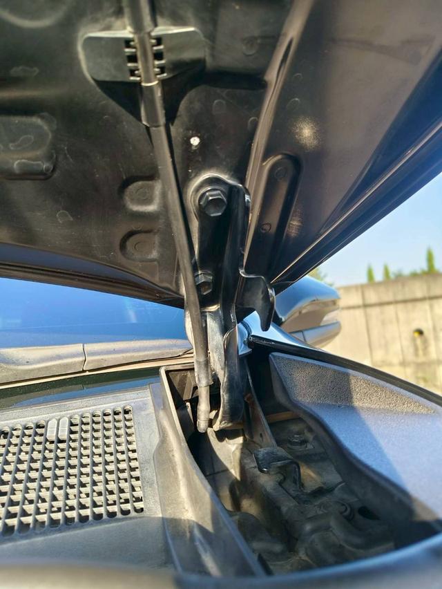 TOYOTA FORTUNER 2.4 V 4WD ปี 2019  19