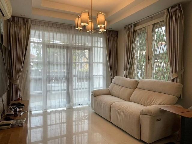 PB5826 ให้เช่าบ้านแฝด 2 ชั้น ย่านลาดพร้าว101  โครงการ บ้านศิรินเทพ ลาดพร้าว 101 ใกล้ รถไฟฟ้าMRTสายสีเหลือง 15