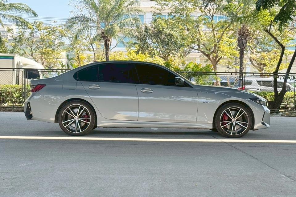 ðĨāļāļĢāļĩāļāļēāļ§āļāđ āļĢāļāļŠāļ§āļĒāļĄāļ·āļāđāļāļĩāļĒāļ§ āļāļĩāđāļŦāļĄāđ āļāļąāļāļāļĩāļĄāļēāļ BMW 330e M Sport AT āļāļĩ 2023 āļĢāļđāļāļāļĩāđ 5