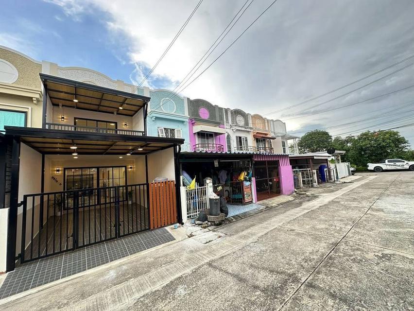 หมู่บ้านสิรารมย์  ถนนบ้านกล้วย-ไทรน้อย บางบัวทอง ทาวน์เฮาส์ 2 ชั้น ตกแต่งใหม่พร้อมอยู่ 2