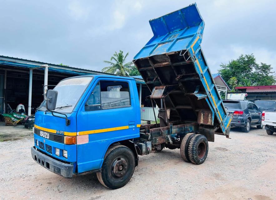 รถบรรทุก 6 ล้อดั้มพ์ ISUZU NKR 88HP 2