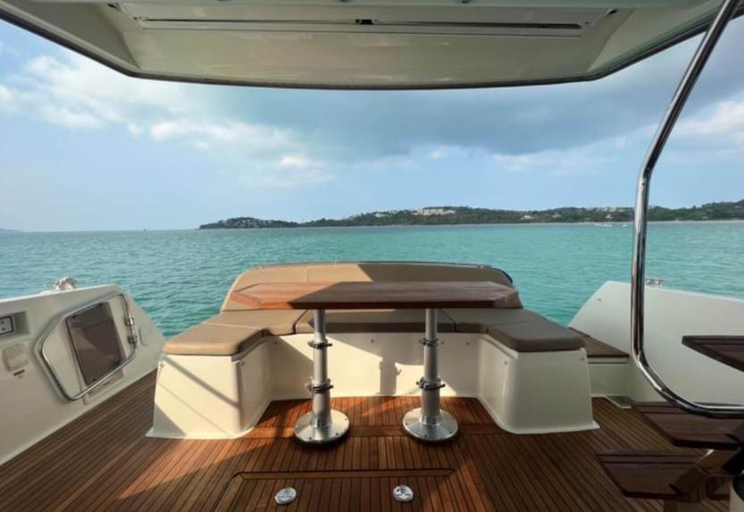 NICE YACHT PRESTIGE 450 FLYBRIDGE-2 CABINS 4