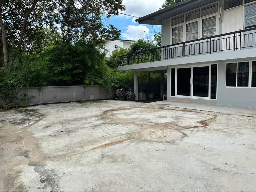 ด่วน [ขาย]  ที่ดินทำเลทอง สุขุมวิท 71 ใกล้ BTS พระโขนง ขนาด 77 ตร.วา หน้ากว้าง 18 ม. พร้อมบ้าน 2 ชั้น (ทุบฟรี) 2