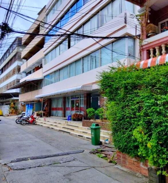 สาธุประดิษฐ์ 28-36 ทางด่วน สะพานพระราม9 BRTวัดดอกไม้ 1.3 กม.ให้เช่าสำนักงาน ชั้น 2 พร้อมที่จอดรถ ตกแต่งสวย 110 ตร.ม. เซ็ 1