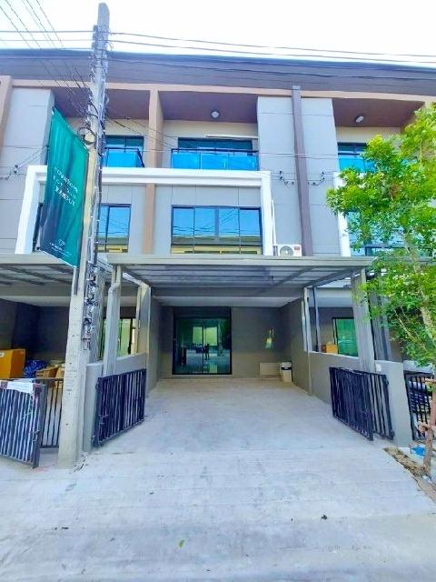 BTSสะพานใหม่ 2.3กม. ใหญ่มาก ให้เช่าทาวน์โฮม 3 ชั้น 4-5นอน 3น้ำ ถ.เทพรักษ์ พหลโยธิน MRTลาดปลาเค้า 25ตร.วา 285 ตร.ม. BTSสา 2