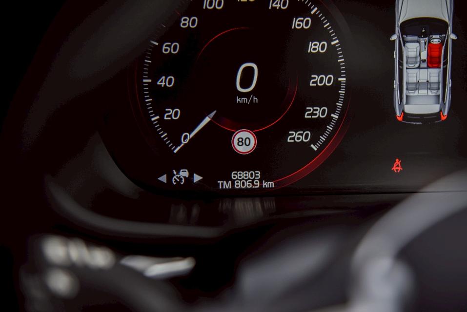 รหัสรถ CBL1092 VOLVO XC60 D4 MOMENTUM AWD AT 2018 15