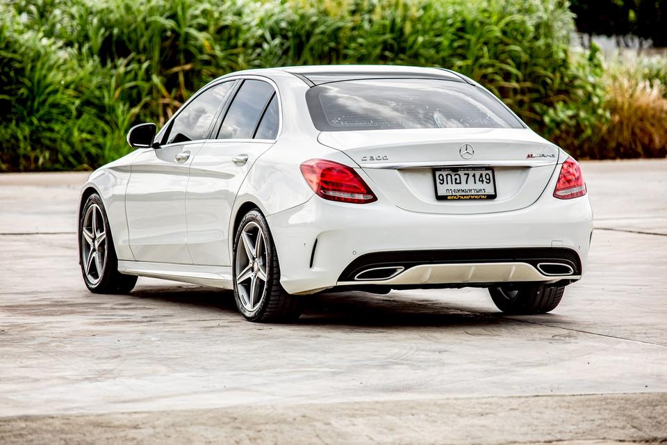 Benz C300 AMG Bluetec เบาะแดง ปี 2016 สีขาว 7