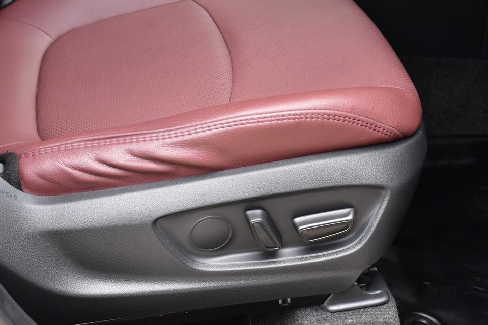รหัสรถ PB6767 TOYOTA COROLLA CRISS 1.8 HEV PREMUM 2022