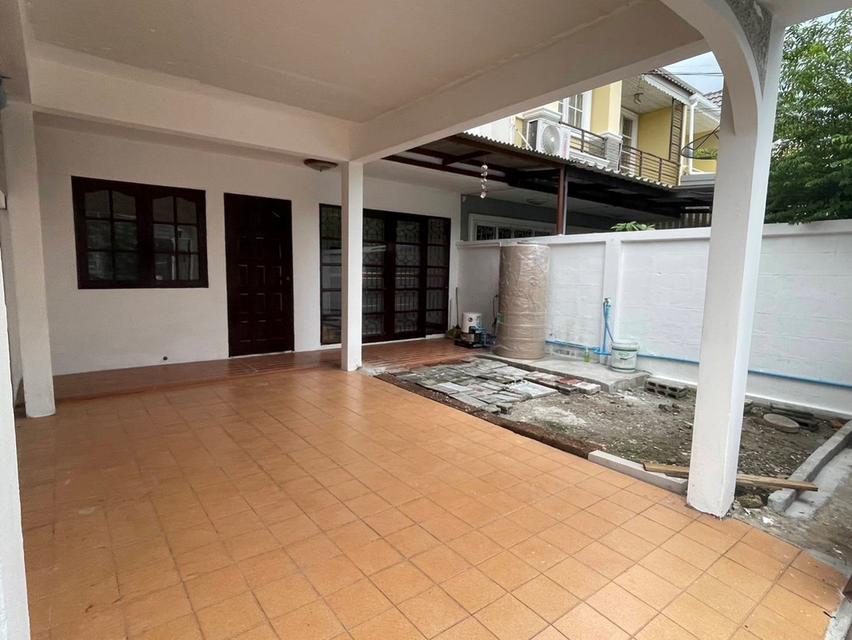 ให้เช่าทาวน์เฮ้าส์ 2 ชั้น ถนนนวลจันทร์ซอย 27 เขตบึงกุ่ม เนื้อที่ 28 ตรว 115 ตรม 2