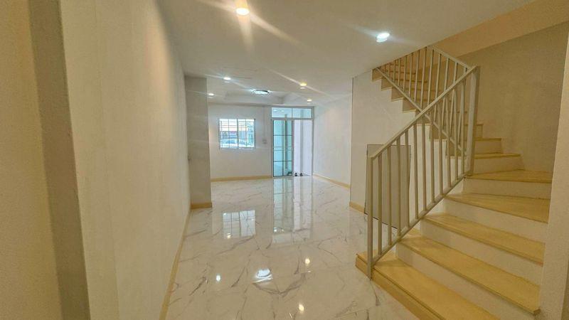 ขาย หมู่บ้านฉัตรณรงค์วิลล่า 3 ถ. ลำลูกกา ซ. เปียร์นนท์ 9