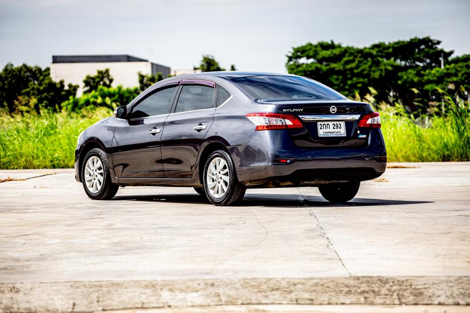 Nissan Sylphy 1.6S ปี 2013 เกียร์ออโต้ สีเทา มือเดียวป้ายแดง 8