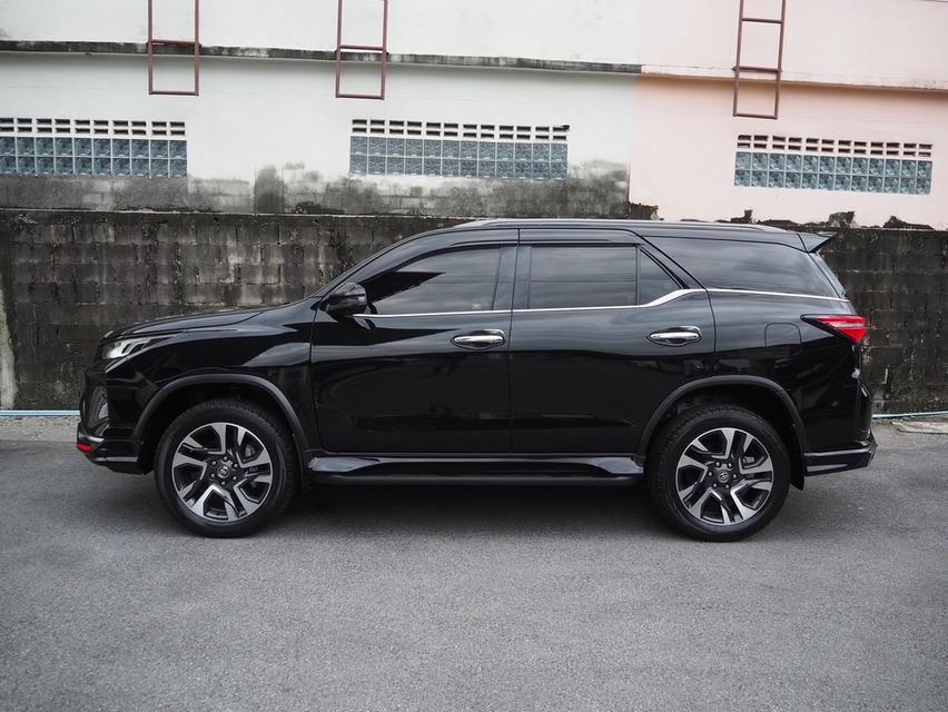 TOYOTA FORTUNER 2.8 LEGENDER BLACK TOP 4WD ปี 2022 5