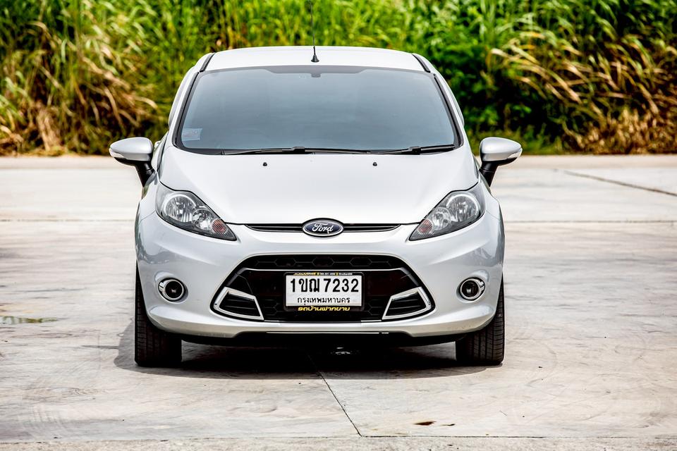 Ford Fiesta 1.5 Sport 5 ประตู สีเทา เกียร์ออโต้ ปี 2010 สวย สภาพดี