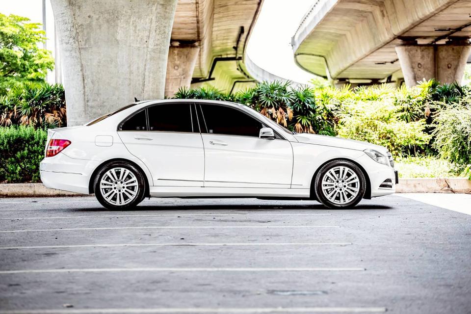 BENZ C-CLASS C220 CDI ELEGANCE ดีเซล ปี 2014 โฉม W204 สีขาว