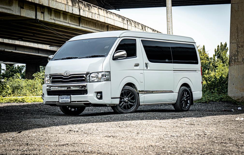 (แจ้งรหัสรถ CBL5958) Toyota VENTURY 3.0 G Hiace AT 2019