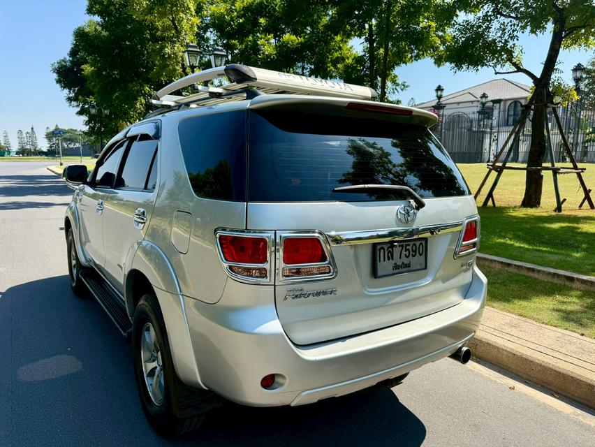 TOYOTA FORTUNER 3.0 G 4WD ปี 2006 สีเทา เกียร์ธรรมดา 6