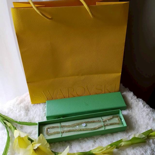 สร้อยคอ swarovski ของแท้ สีเหลืองอร่ามสวยงาม 2