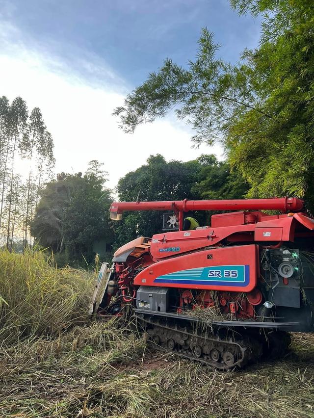 รถเกี่ยวข้าว Kubota SR35 ปี 2010