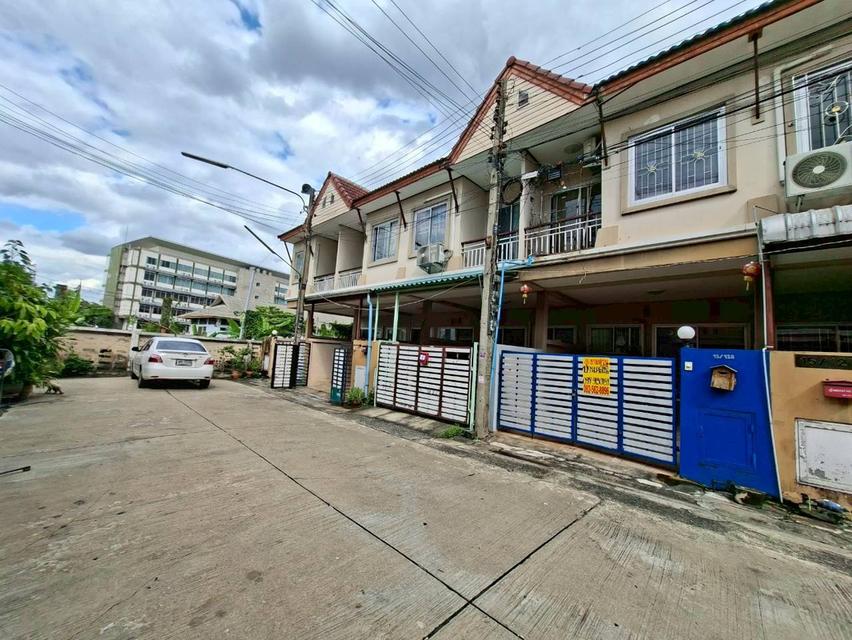 ขายบ้าน 2 ชั้น หมู่บ้านศิริทรัพย์ ใกล้วัดบางพูน 2