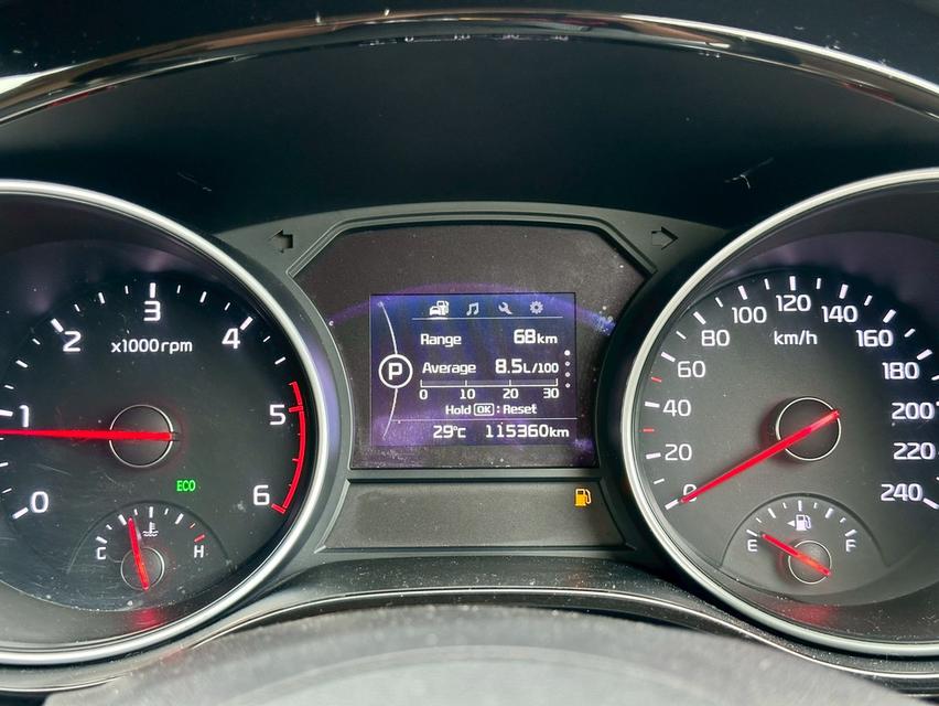 รหัสรถ PAT9248 KIA GRAND CANIVAL 2.2EX ปี 2015