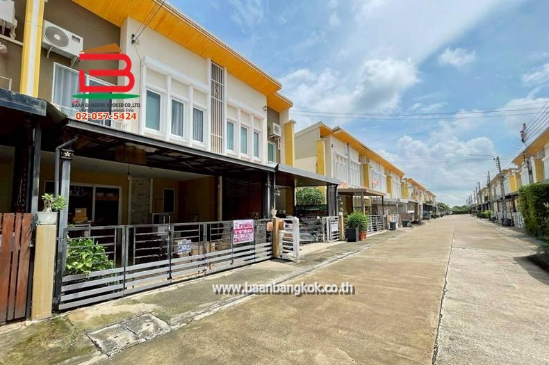 ทาวน์เฮาส์ หมู่บ้าน โกลเด้นทาวน์ วัชรพล-สุขาภิบาล 5 เนื้อที่ 21.5 ตรว. (ใกล้บิ๊กซี สุขาภิบาล5) ถนนสายไหม แขวงออเงิน เขตสายไหม 9