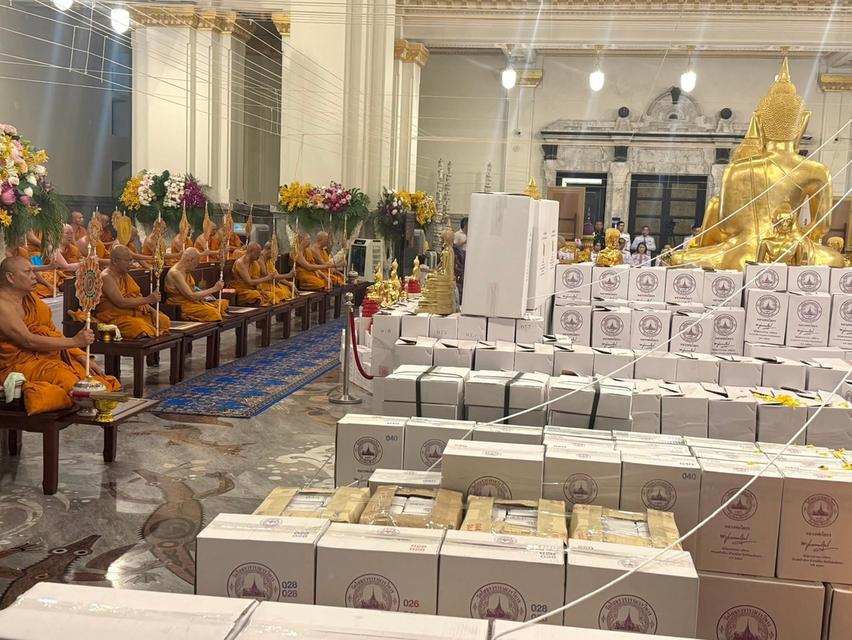 เหรียญหล่ออาร์มบอร์นชุบเงินลงยาเหลืองหลวงพ่อโสธร รุ่น ประวัติศาสตร์ตำรวจ ๒๕๖๘ 14