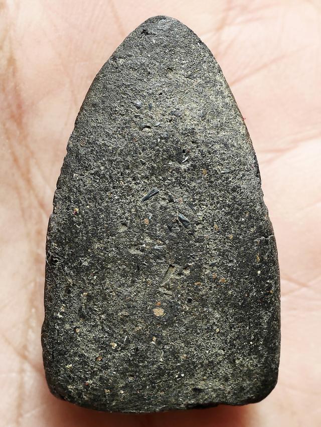 หลวงปู่ทวดเนื้อว่าน วัดช้างให้ รุ่นแรก ปี ๒๔๙๗ พิมพ์ใหญ่ไหล่จุด-หัวขีด....เก่าๆ รูปที่ 8