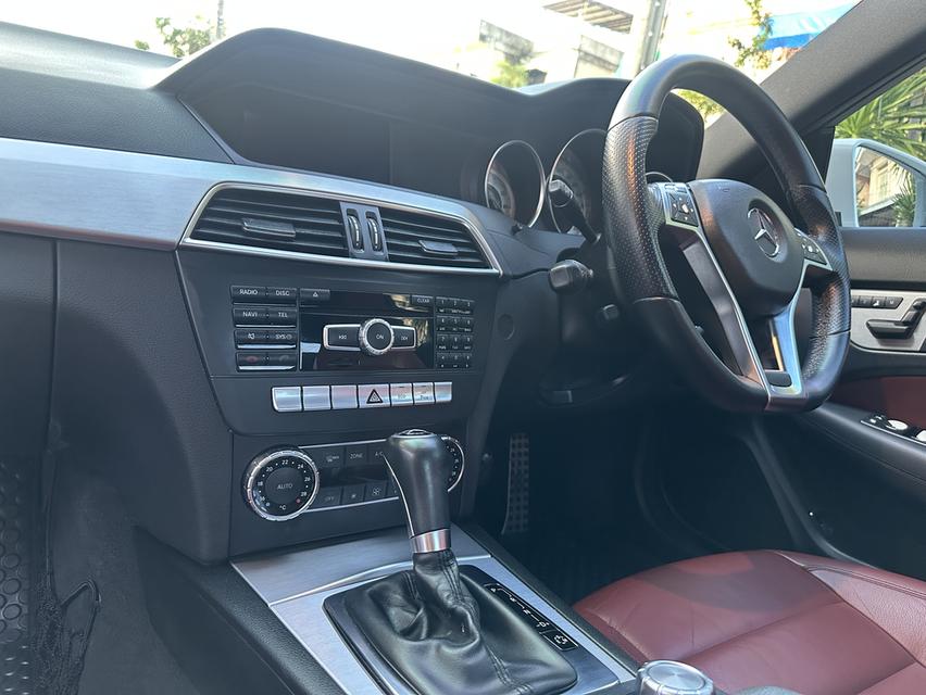 รถสปอร์ตคูเป้ BENZ C180 1.8 Coupe AMG จดทะเบียนปี2012 รูปที่ 13