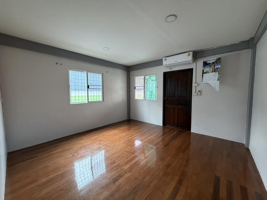 [For Sale] 2-Storey Townhouse, Suthisan, Near MRT Suthisan รูปที่ 8