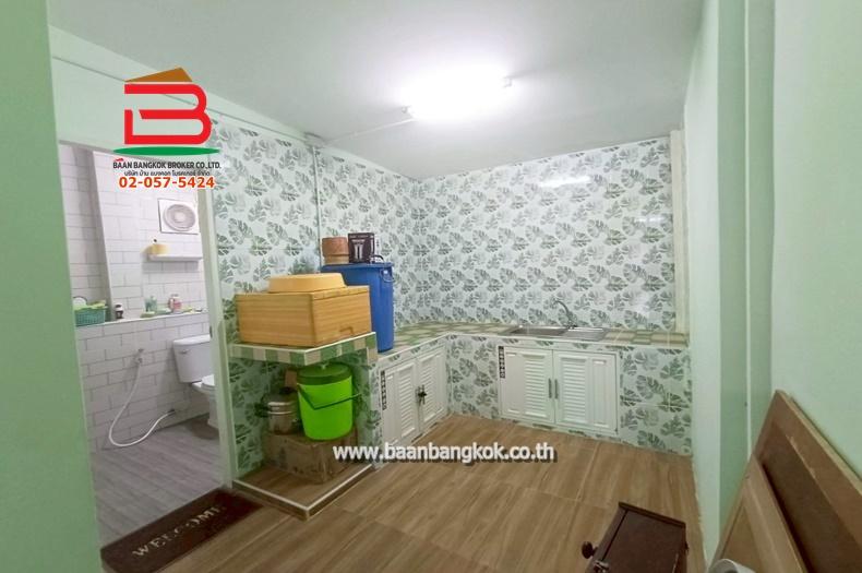 ทาวน์เฮาส์ หมู่บ้าน อยู่เจริญ 1 (คลอง4) เนื้อที่ 17 ตรว. ถนนพระองค์เจ้าสาย คลอง4 ต.บึงยี่โถ อ.ธัญบุรี จ.ปทุมธานี 7