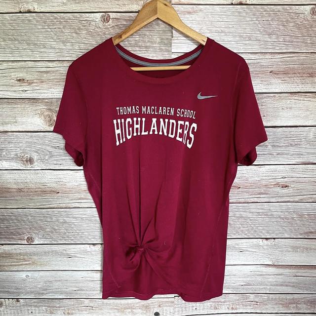 nikeเสื้อกีฬามือสอง สวยมาก
