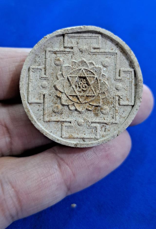 #องค์พระพิฆเนศเทพเจ้าแห่งความสำเร็จ รุ่นบังเกิดทรัพย์ เนื้อผงไม้กฤษณามหาเศรษฐี ปัดทอง เทวาภิเษกที่ปราสาทพนมรุ้ง ปี2549 หลวงปู่หงษ์ (ปลุกเสก) รูปที่ 2