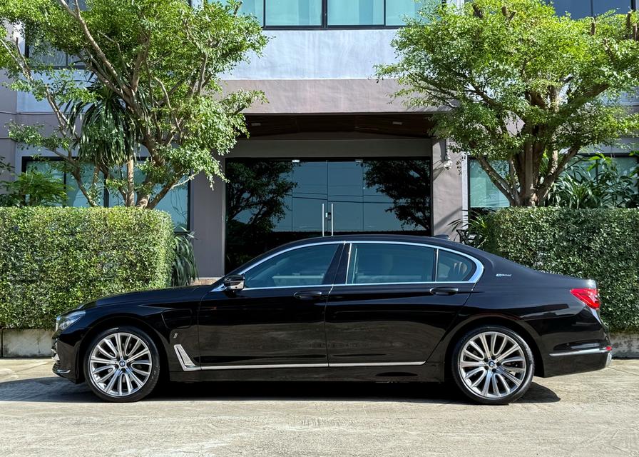 2019 BMW SERIES 7 PURE EXCELLENCE รถมือเดียวออกป้ายแดง รถวิ่งน้อย เข้าศูนย์ตามระยะ รถไม่เคยมีอุบัติเหตุครับ 5