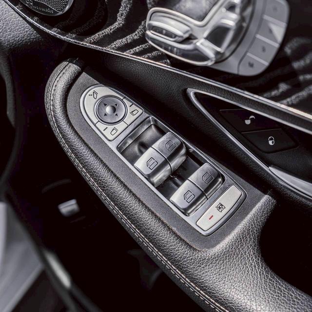 รหัสรถ 67GG9571 Mercedes Benz GLC250d AMG 4MATIC ปี 2016  13