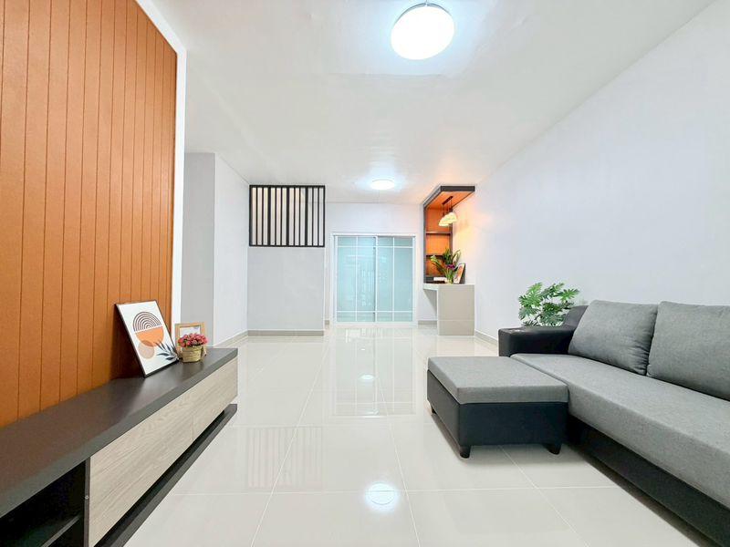 หมู่บ้านพฤกษา3 ถนนวัดลาดปลาดุก บางบัวทองทาวน์เฮาส์ 2 ชั้น ตกแต่งใหม่พร้อมอยู่ มีระเบียงด้านหน้า 6