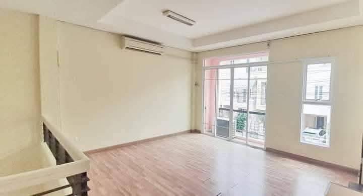 ขายและให้เช่าโฮมออฟฟิศ 3 ชั้น ติดถนนใหญ่ ทำเลดี เดินทางสดวกสบาย 6