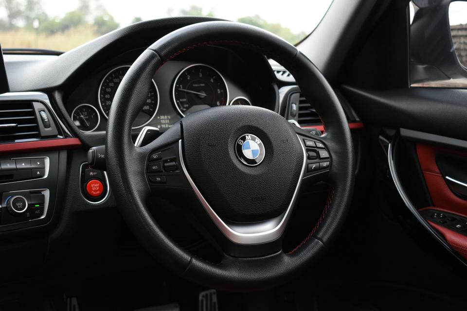 Bmw 320d SPORT 10