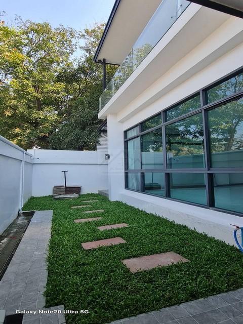 ให้เช่า บ้าน โฮมออฟฟิศหรู 3 ชั้น 730 ตรม. ใจกลางสุขุมวิท สุขุมวิท71 ซอยปรีดีพนมยงค์ 26 ใกล้ทางด่วน ใกล้ BTS พระโขนง Home office 12