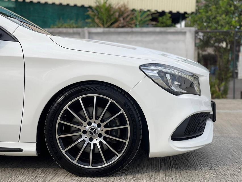 Mercedes-Benz CLA250 AMG Facelift White Art Edition (W117) ปี 2018 จด 2019 9