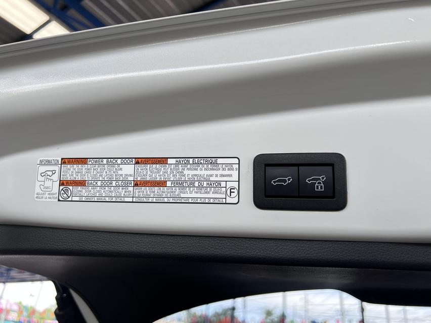 ขาย Toyota Cross 1.8 GR Sport Hybrid ปี 2022 ออโต้ สีขาว เครื่องเบนซิน+ไฟฟ้า รถสวยขับดี ประหยัดน้ำมัน รูปที่ 14