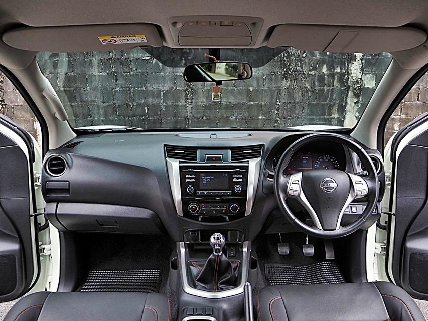 NISSAN NAVARA NP300 2.5 E DOUBLE CAB CALIBRE BLACK EDITION ปี 2020 8