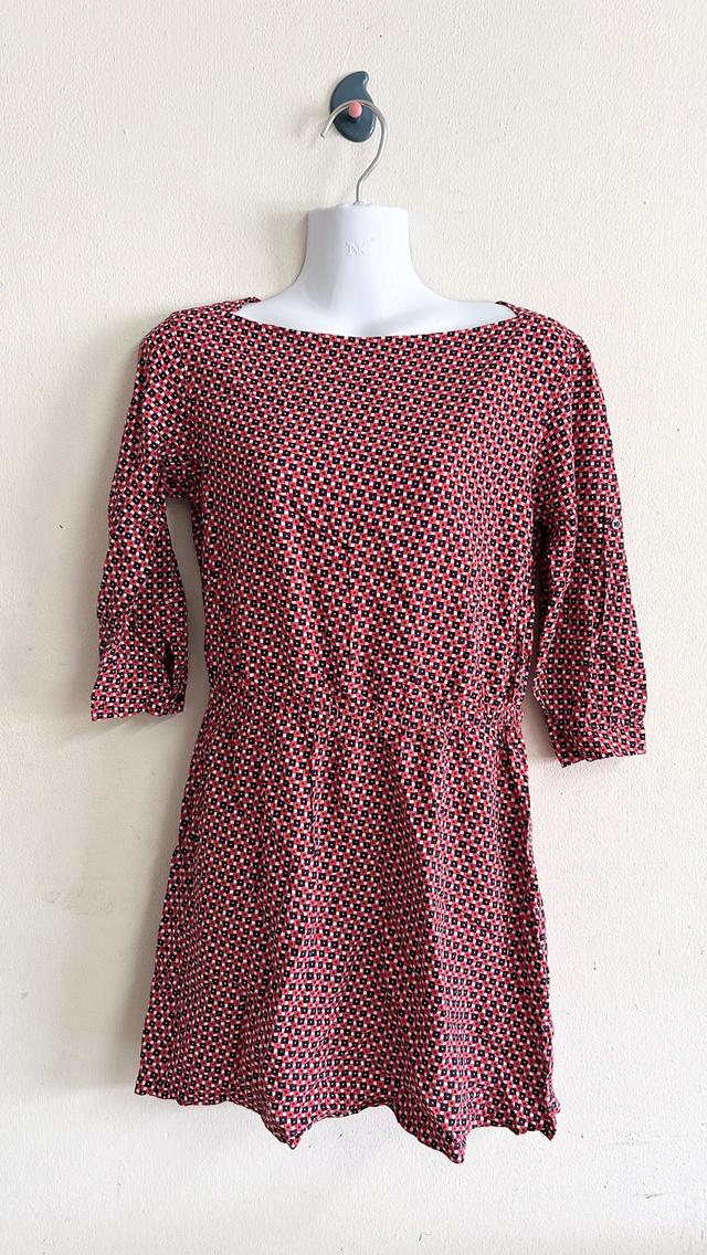 ยุนิS เดรสสั้นแขน4 ส่วนเรยอนลายกราฟฟิค